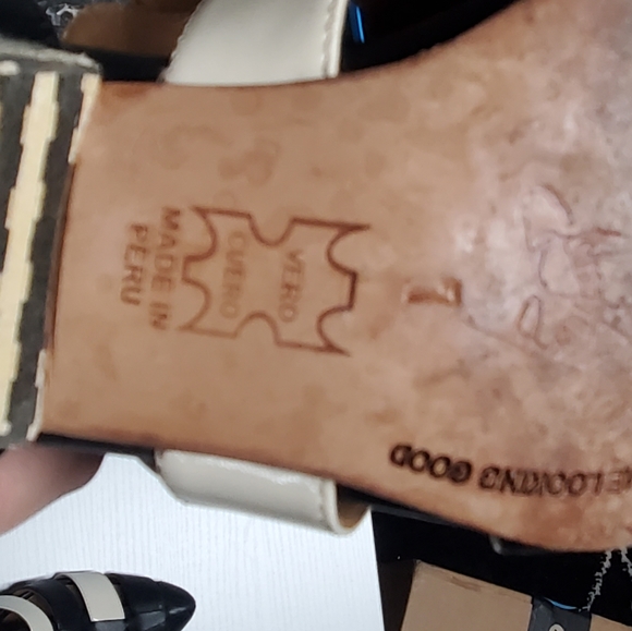 Fluevog purpose objective low-heeled fisherman sandle black and cream - Picture 11 of 14